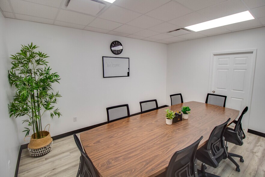 More Photos Of 107 N State St, Jerseyville Office For Lease