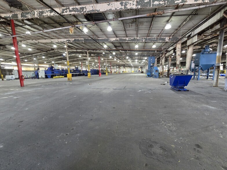 More Photos Of 2785 McCracken Rd, Hernando Manufacturing For Sale