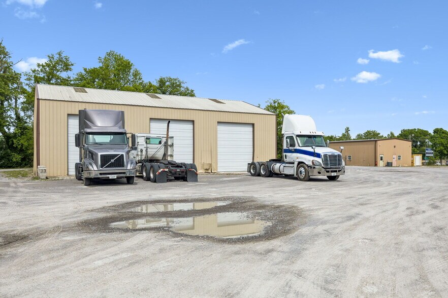 More Photos Of 1311 W College St, Murfreesboro Industrial For Sale