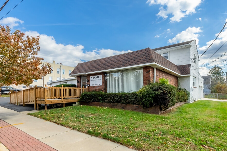More Photos Of 40 W Kings Hwy, Mount Ephraim Office For Sale