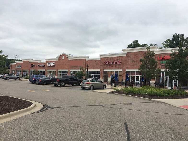 More Photos Of 10400-10490 Highland Rd, Hartland Unknown For Lease