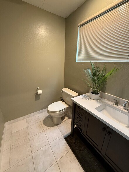 More Photos Of 36800 N Sidewinder Rd, Carefree Medical For Sale