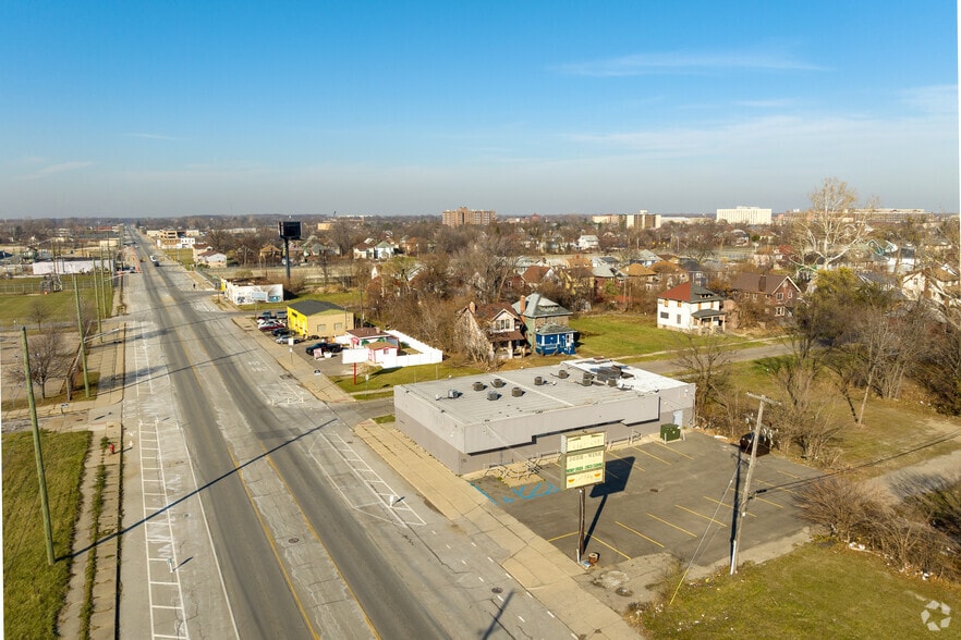 More Photos Of 13230 Hamilton Ave, Highland Park Warehouse For Sale