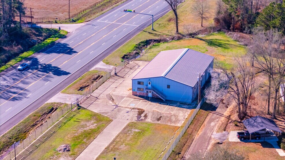 More Photos Of 8424 N HWY 69, Pollok Flex For Sale