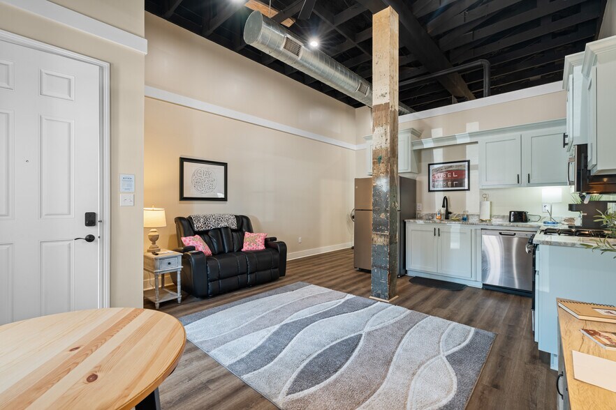 More Photos Of 531 Central Ave, Laurel Flex For Sale
