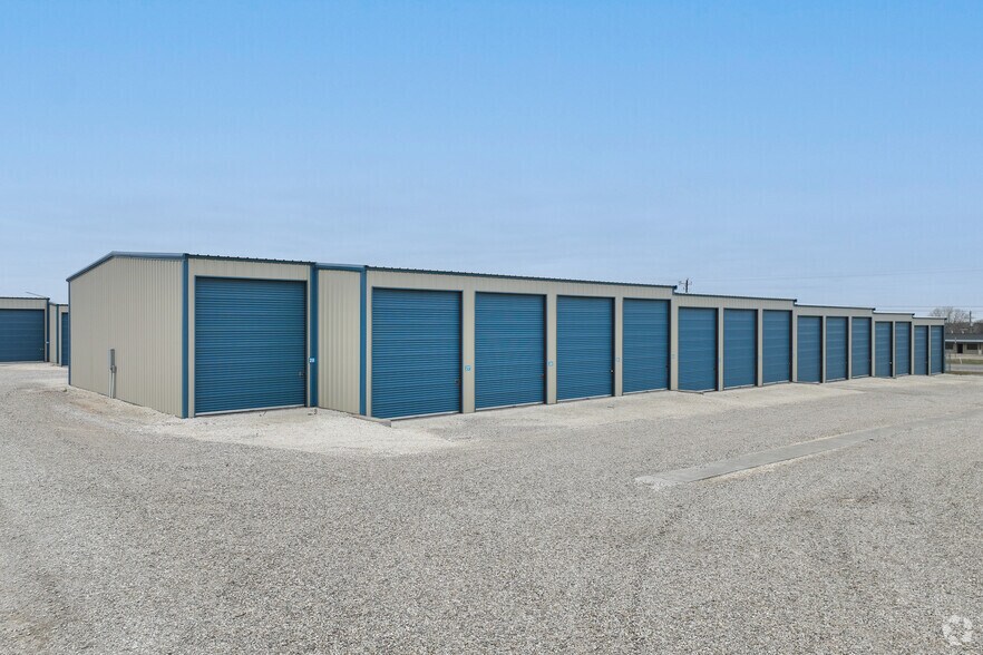More Photos Of 6700 Glen Rose Hwy, Granbury Distribution For Lease