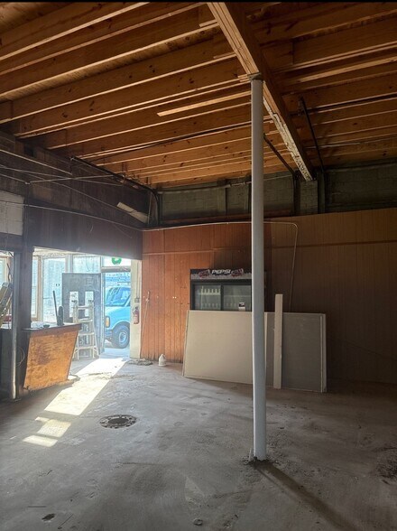 More Photos Of 414 S John St, Goldsboro General Retail For Sale