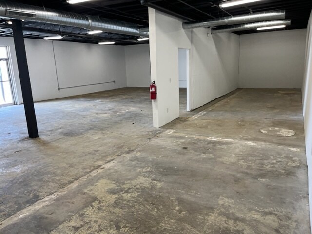 More Photos Of 805 NW 24th St, Moore Freestanding For Sale