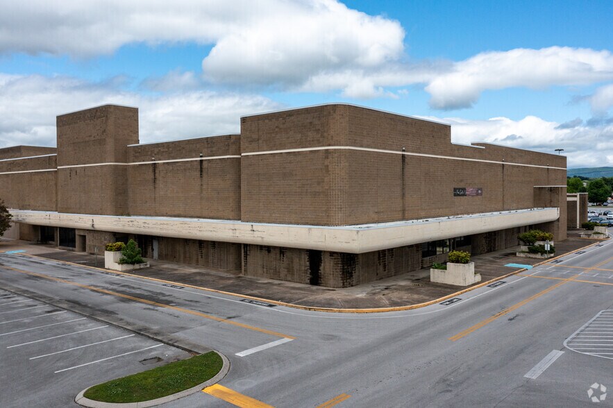 More Photos Of 271 Northgate Mall, Chattanooga Unknown For Lease