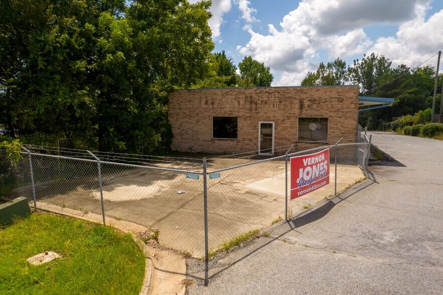 More Photos Of 5140 Mercer University Dr, Macon-Bibb Storefront Retail Office For Sale