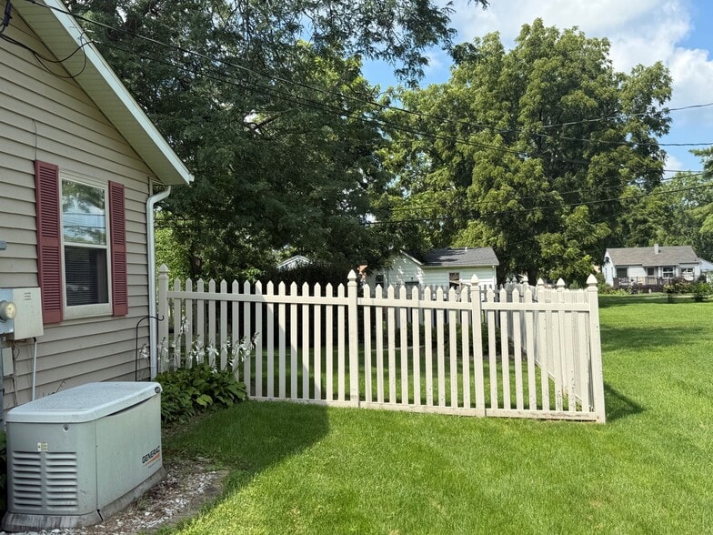 More Photos Of 13+/-Beds Established Memory Care Northern IL, Princeton Assisted Living For Sale