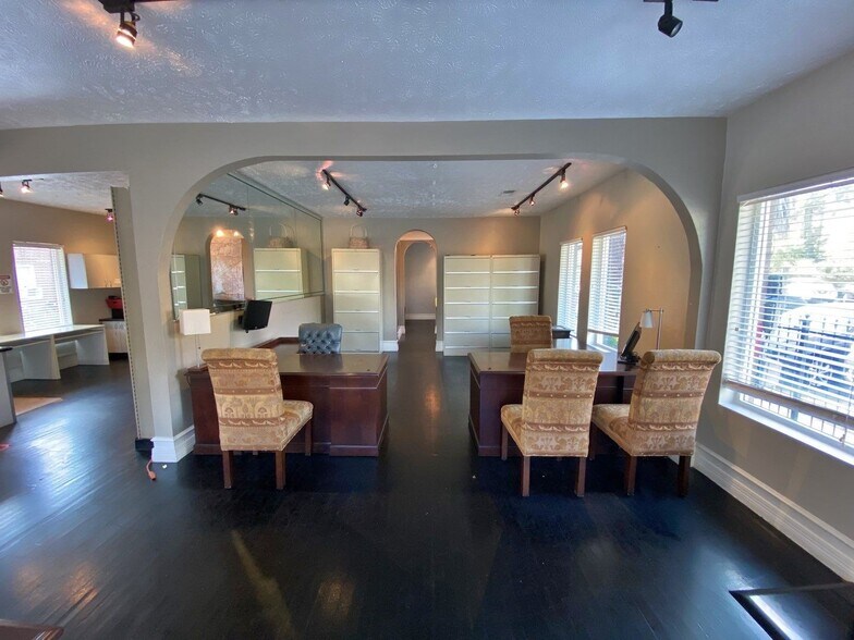More Photos Of 1635 Richmond Ave, Houston Office Residential For Sale