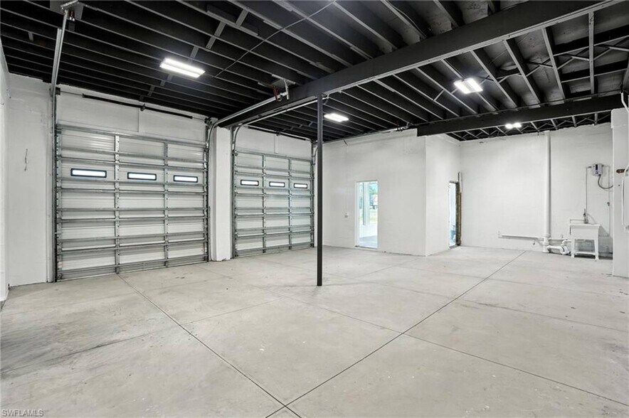 More Photos Of 19003 San Carlos Blvd, Fort Myers Service Station For Sale