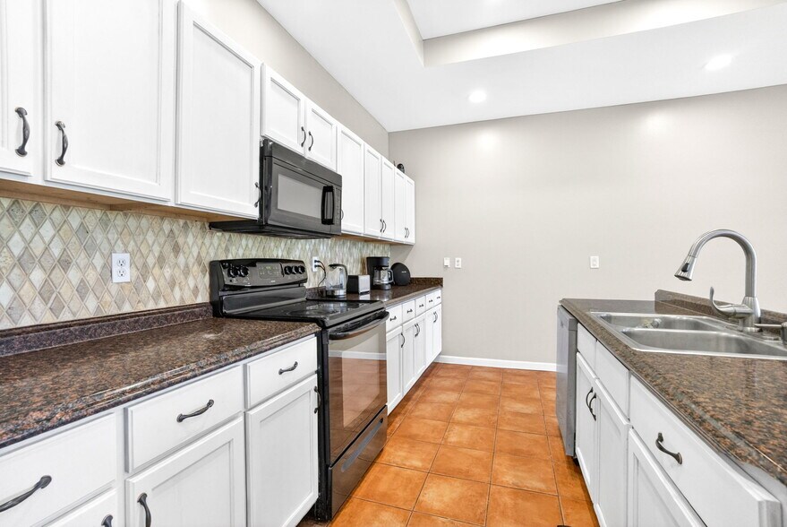 More Photos Of 1049 County Road 539, Valley Flex For Sale