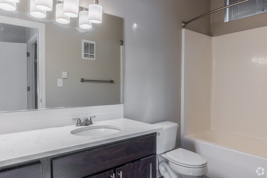 More Photos Of 1102 NW Lovejoy St, Portland Apartments For Lease