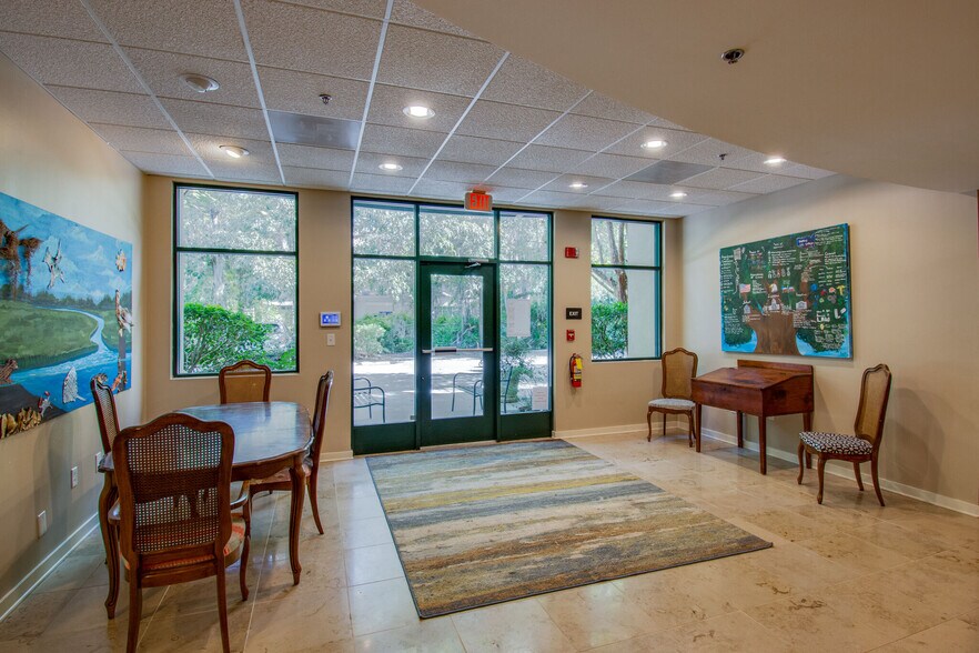 More Photos Of 5 Dunmore Ct, Hilton Head Office Residential For Sale