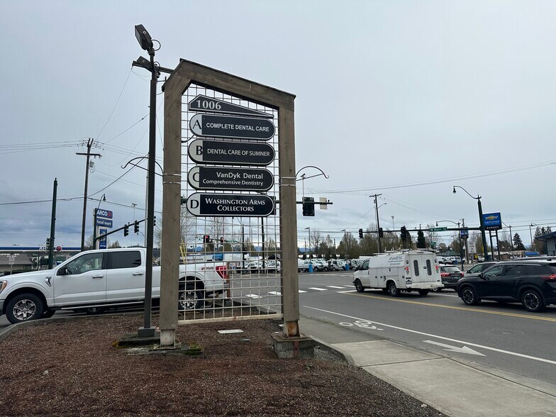 More Photos Of 1006 Fryar Ave, Sumner Office For Sale