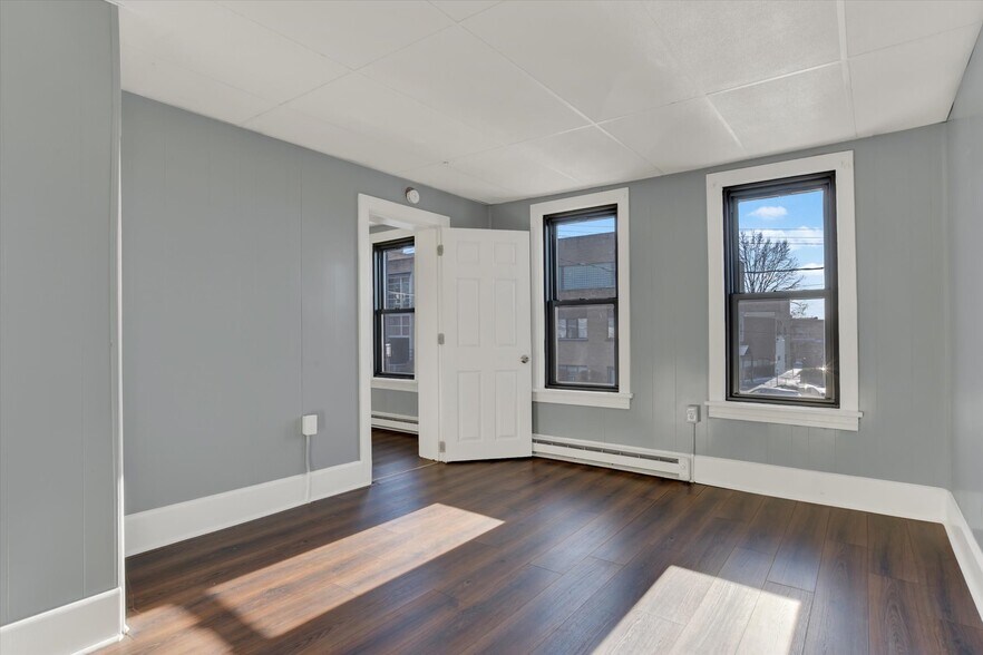 More Photos Of 33 S 18th St, Harrisburg Apartments For Sale