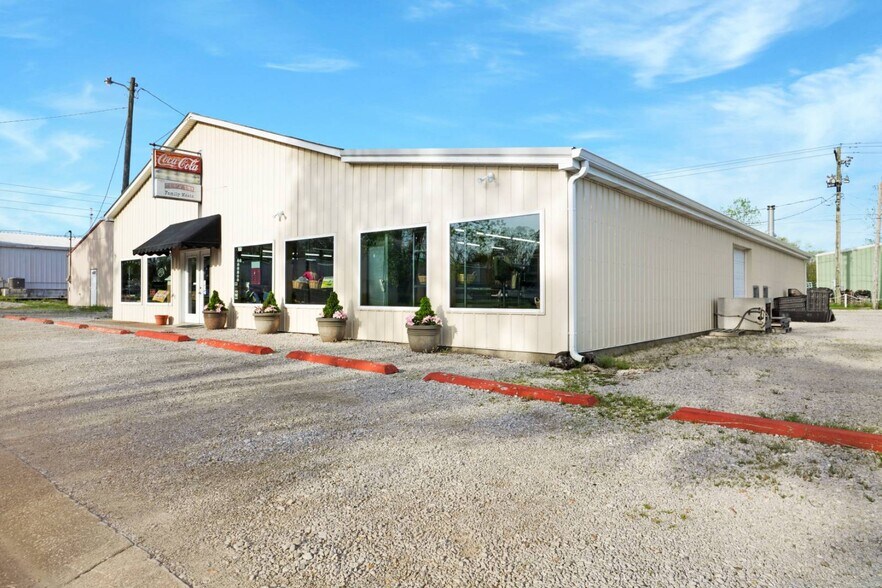 More Photos Of 1414 20th St, Tell City Convenience Store For Sale