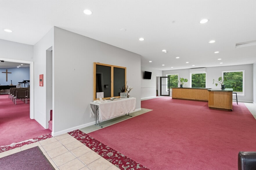 More Photos Of 331 Silver St, Greenfield Religious Facility For Sale