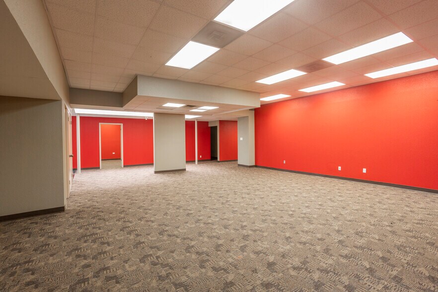 More Photos Of 900 Summit Ave, Fort Worth Office For Lease