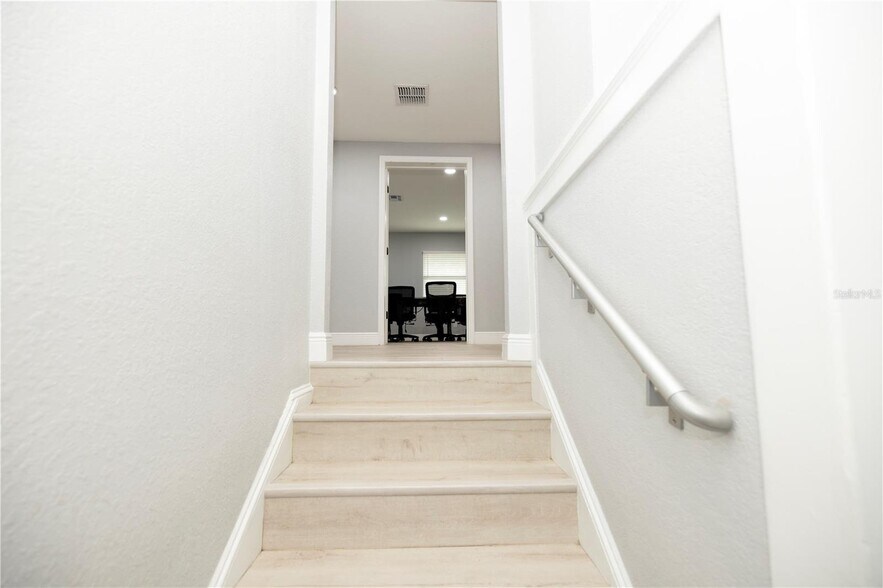 More Photos Of 733 W Colonial Dr, Orlando Office Residential For Sale