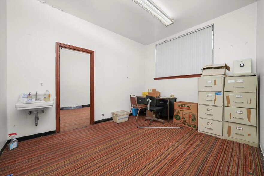 More Photos Of 2024 W 79th St, Chicago Medical For Sale