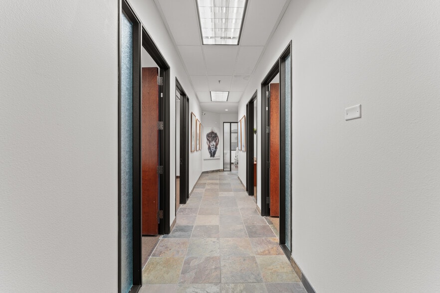 More Photos Of 139 E Warm Springs Rd, Las Vegas Office For Sale