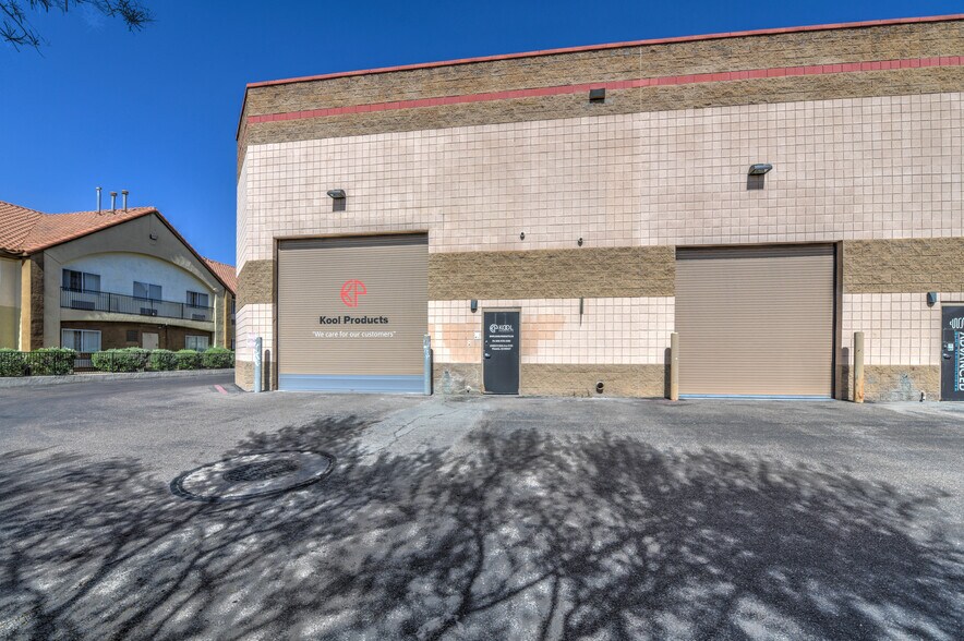 More Photos Of 21620 N 26th Ave, Phoenix Warehouse For Lease