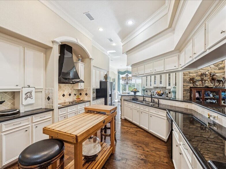 More Photos Of 16372 Highway 6, Navasota Specialty For Sale