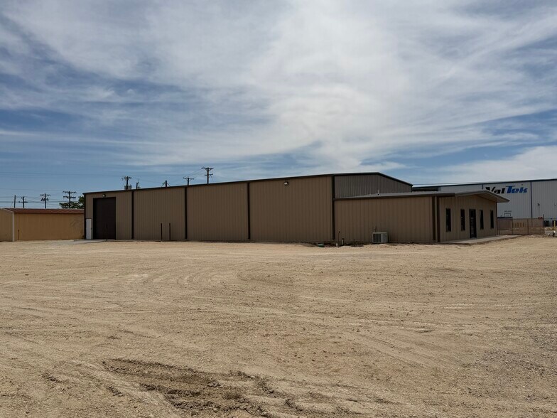 More Photos Of 2012 46th St, Odessa Industrial For Lease