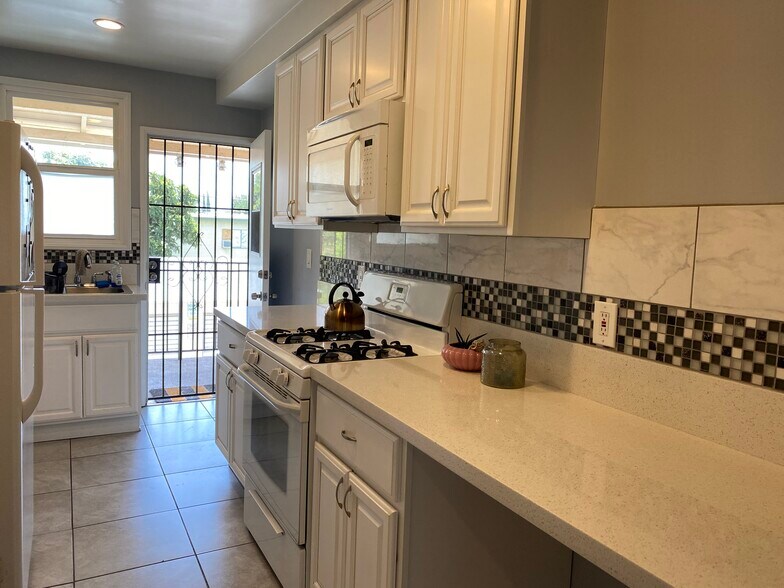 More Photos Of 5312 Vantage Ave, Valley Village Apartments For Sale