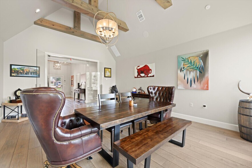More Photos Of 2224 Bridgeview Blvd, Edmond Office For Sale