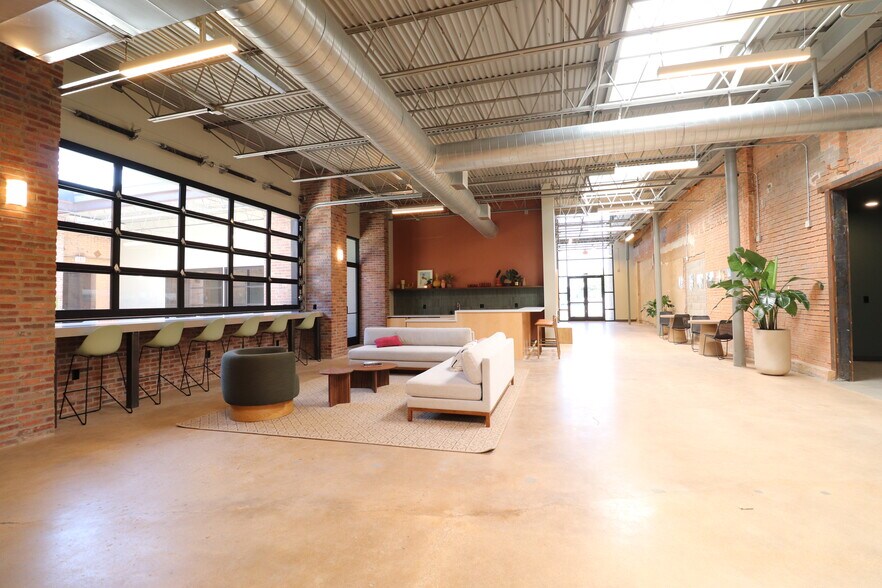 More Photos Of 4320 Main St, Dallas Loft Creative Space For Sale