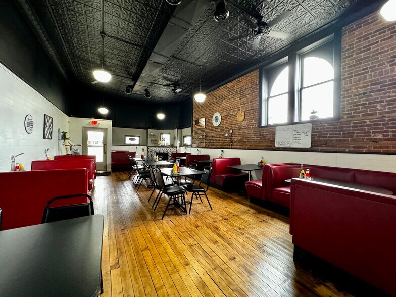 More Photos Of 134 E Market St, Colchester Restaurant For Sale