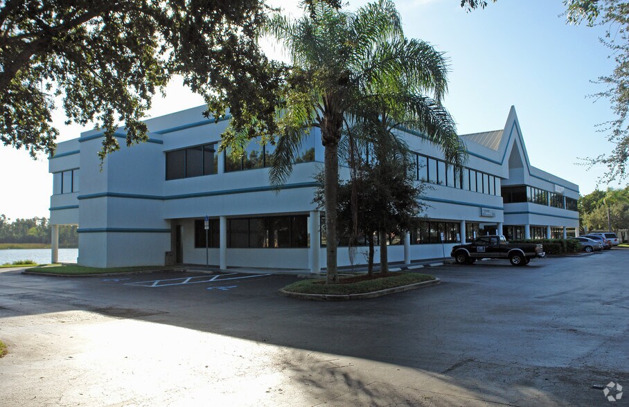 More Photos Of 17595 S Tamiami Trl, Fort Myers Medical For Lease