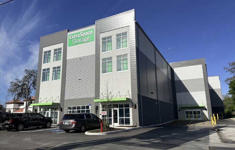 More Photos Of 11810 N Dale Mabry Hwy, Tampa General Retail For Lease