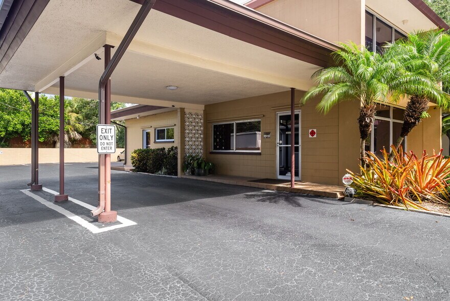 More Photos Of 1510 Dr. Martin Luther King Jr St N, Saint Petersburg Office For Sale