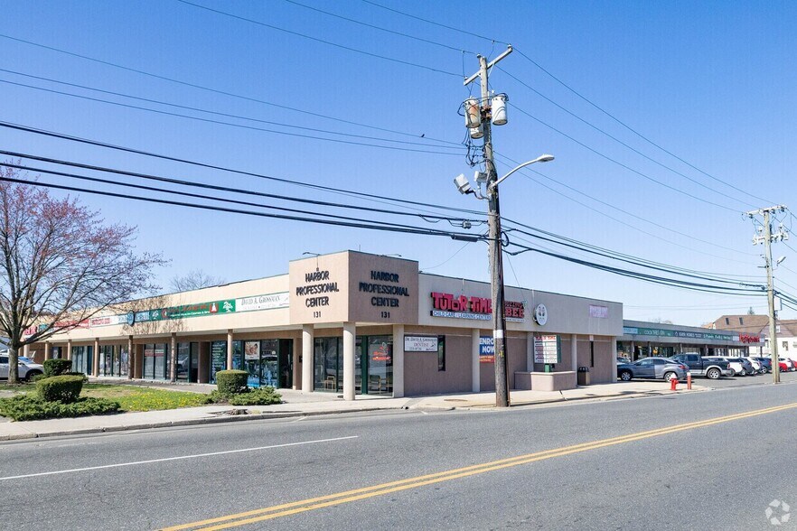 More Photos Of 131 Main St, East Rockaway General Retail For Sale