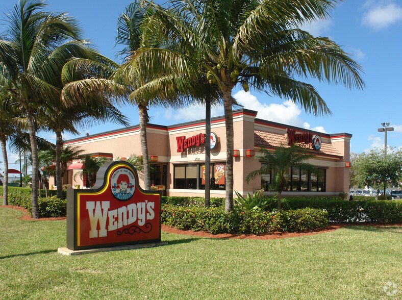 More Photos Of 7817-7821 S Dixie Hwy, West Palm Beach Unknown For Lease