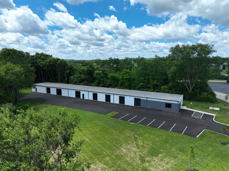 More Photos Of 325 Harmon Ave, Lebanon Distribution For Lease