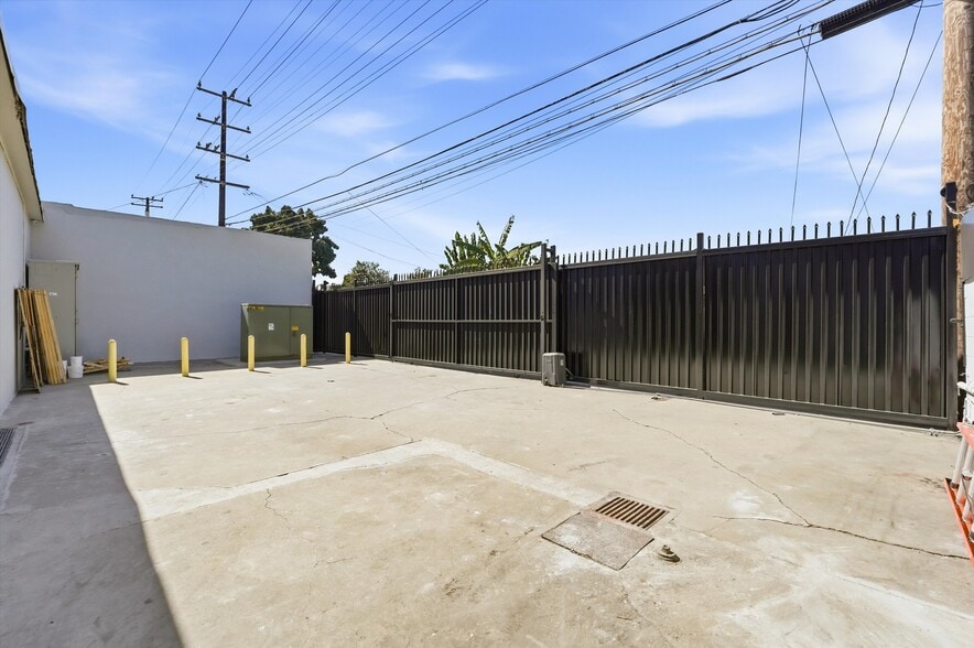 More Photos Of 11317 Atlantic Ave, Lynwood Warehouse For Sale