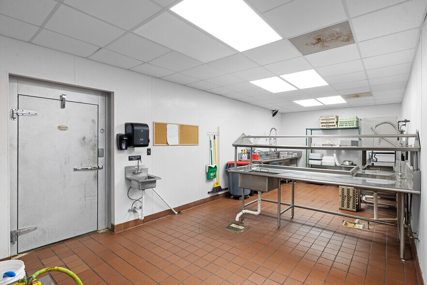 More Photos Of 620 Harvey Rd, College Station Restaurant For Sale
