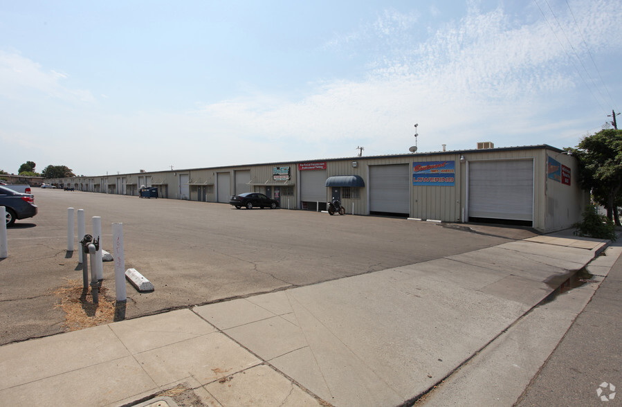 Primary Photo Of 3164 N Marks Ave, Fresno Warehouse For Lease