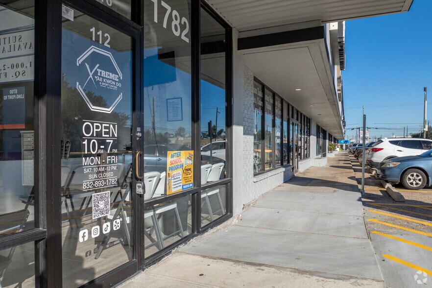 More Photos Of 8700 Long Point Rd, Houston Unknown For Lease