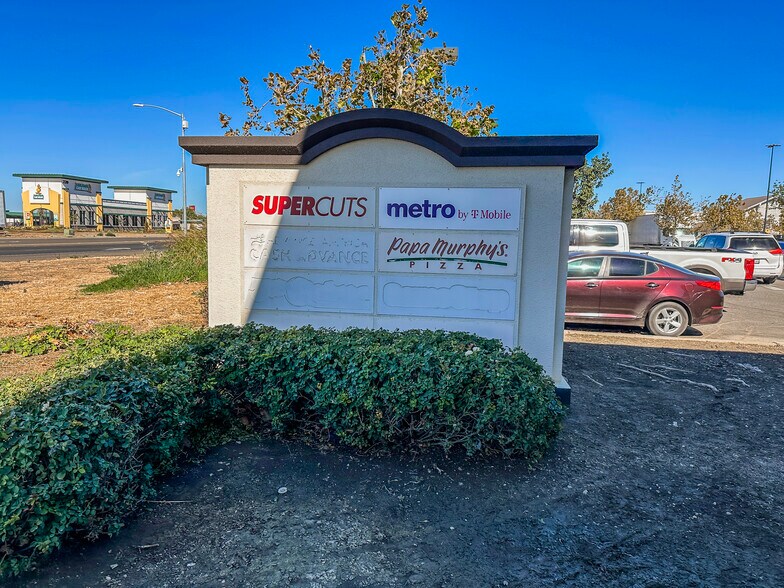 More Photos Of 115 E Dorset Dr, Dixon Freestanding For Lease