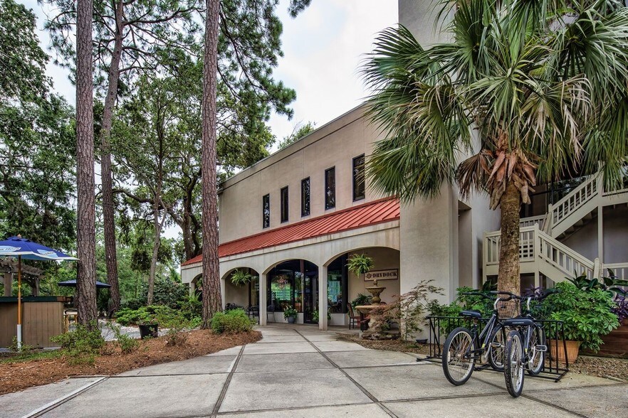 More Photos Of 840 William Hilton Pky, Hilton Head Island General Retail For Lease