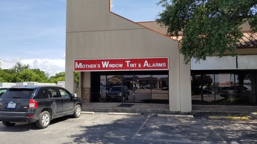 More Photos Of 4400-4424 Walzem Rd, San Antonio Unknown For Lease