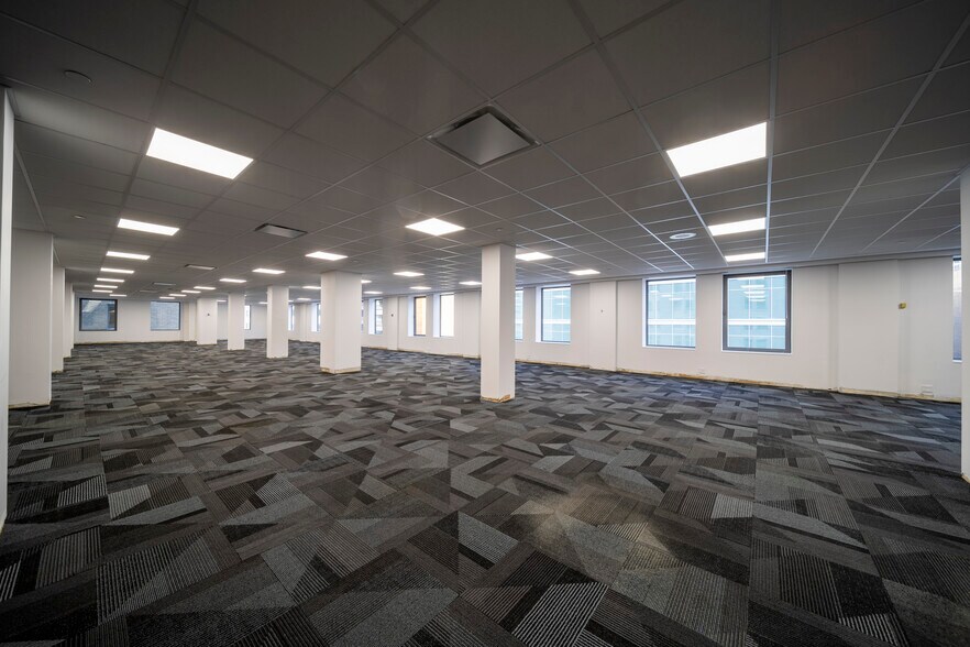 More Photos Of 1555 Rue Peel, Montréal Office For Lease