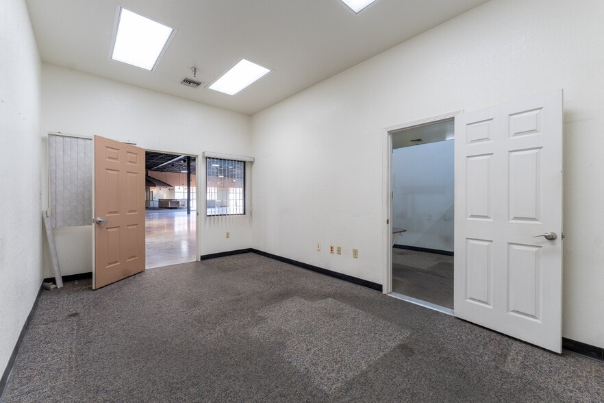 More Photos Of 1759 W Avenue J12, Lancaster Freestanding For Lease